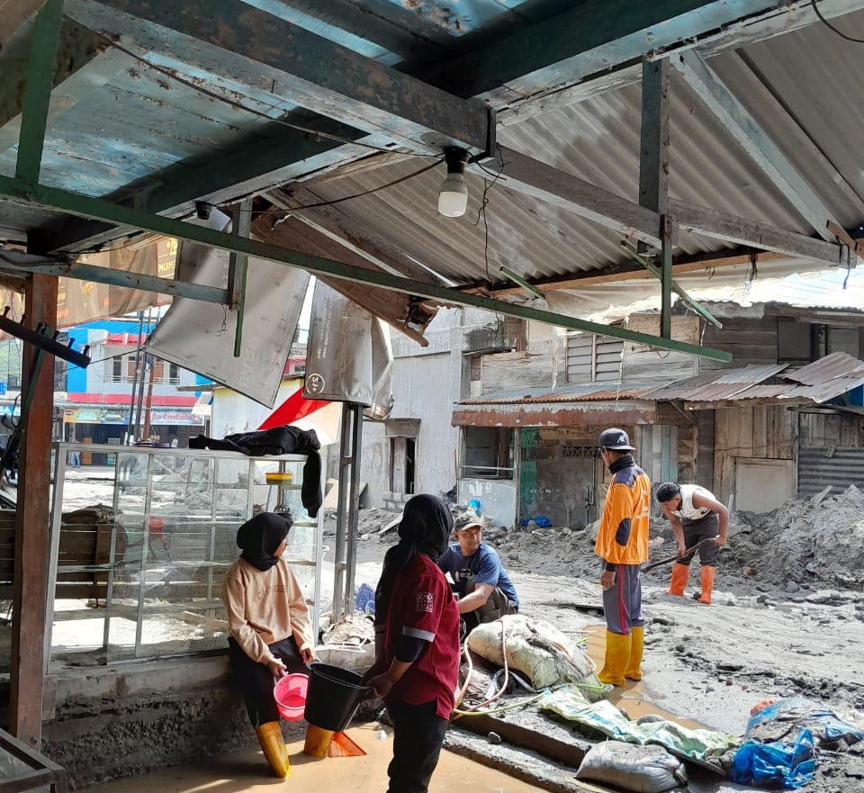 Mahasiswa Ilmu Komunikasi UMMAH Terlibat Aksi Kemanusiaan Pramuka Peduli